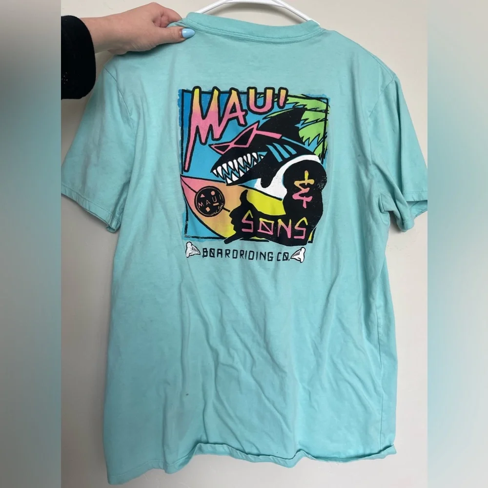 Maui & Sons Tee - Picture 1 of 5